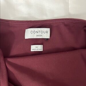 Aritzia Contour hip length Burgundy Top